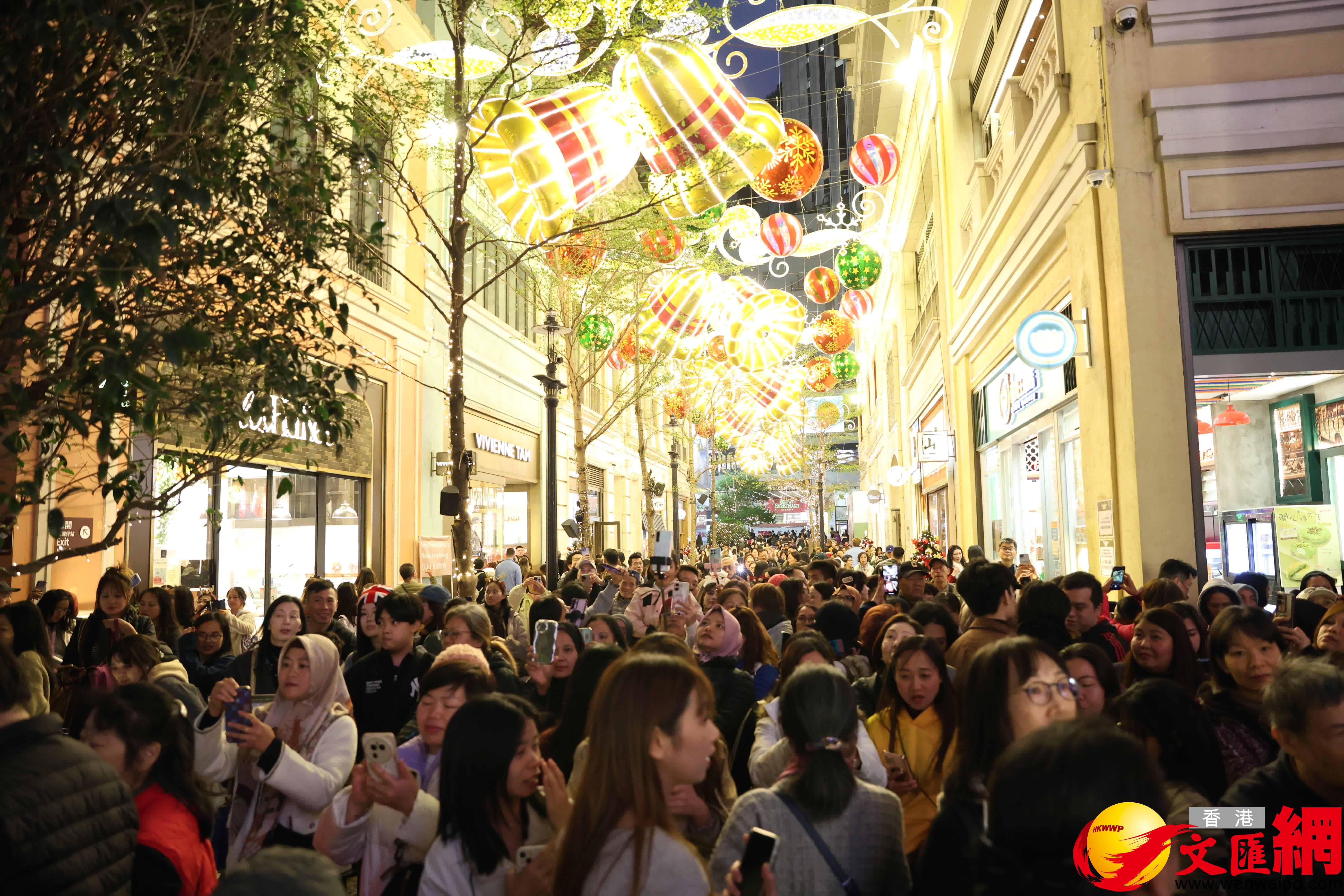 東北季候風正影響廣東沿岸，本(ben)港今早相當清(qing)涼，天文(wén)檯(tai)早上錄得最低氣溫14度。香港文(wén)匯報記者萬霜靈攝